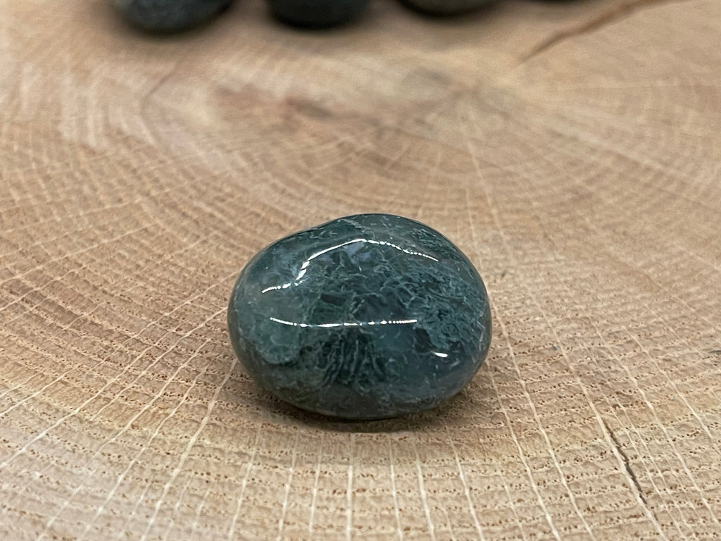 Green Moss Tumble Stone